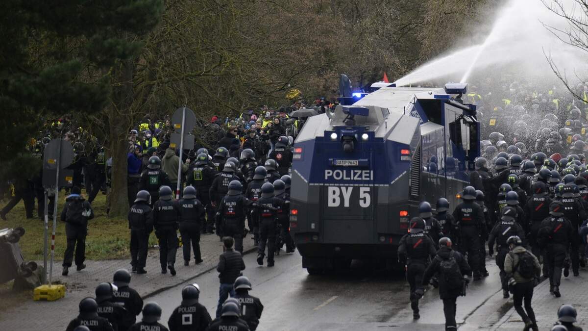 De politie moest eraan te pas komen.