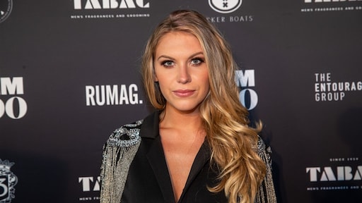 Jessie Jazz Vuijk deelt foto van babybuik na zwangerschapsaankondiging: 'Minibuikje'