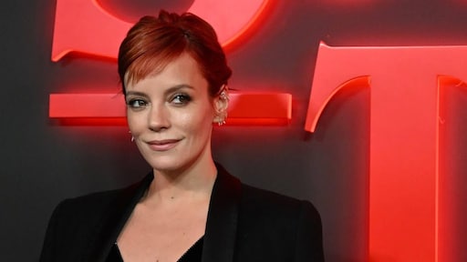 Lily Allen vloog naar Japan om met beroemdheid aan te pappen