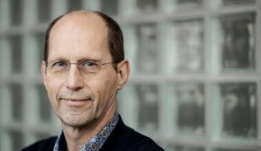 Paul Römer reageert op kritiek het Sinterklaasjournaal: 'Knipoog naar de actualiteit'