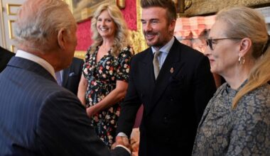 Koning Charles riddert David Beckham op Windsor Castle