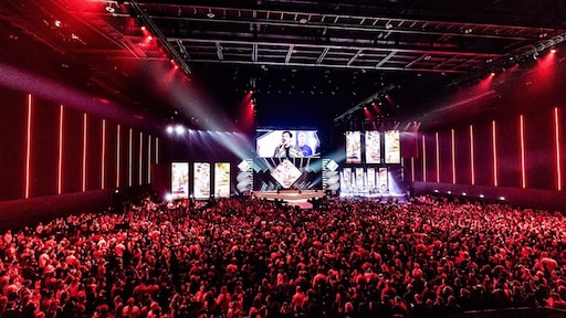 Qmusic brengt grootste Foute Party ooit naar het Philips Stadion: 'Wordt waanzinnig'