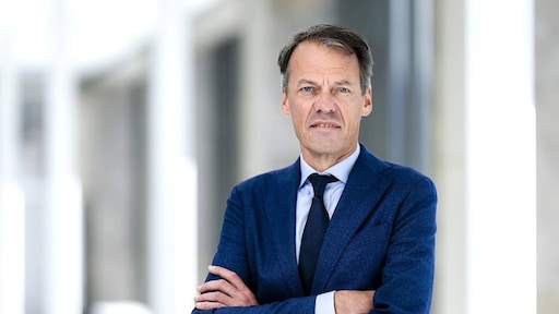 Tijs van den Brink draagt stropdas als symbool voor nieuwe rol