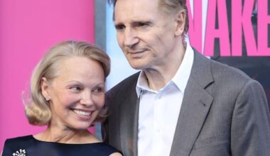 Naked Gun-regisseur hekelt reboot met Pamela Anderson