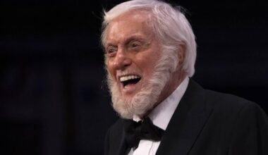 Dick van Dyke (99) voelt zich 'minderwaardig' vanwege ouderdom