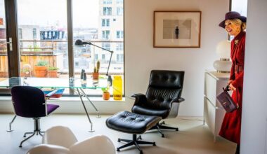 Máxima onthult tafel bij opening houten woongebouw Rotterdam