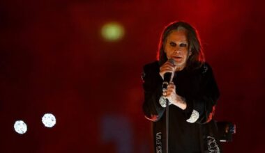 Vrouw claimt Ozzy Osbourne als vader en stuurt teennagel op voor DNA-test: 'Veel gekken'
