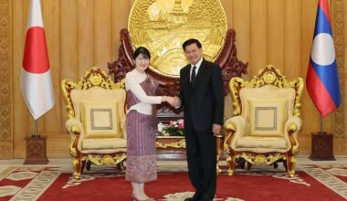 Prinses Aiko geniet van muziek en zijden stoffen in Laos