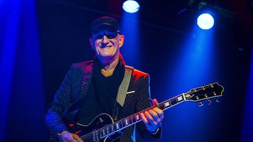 Jan Akkerman viert 79e verjaardag met optreden in Heemskerk