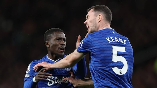 Everton-speler Gueye gaat teamgenoot te lijf