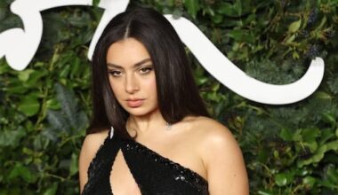 Charli XCX overweegt strijkers op volgende plaat: 'Voelt natuurlijk aan'