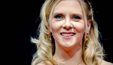 Jelka van Houten onthult pijnlijke jeugd met stiefvader in Boerderij van Dorst: 'Deed sadistische dingen'