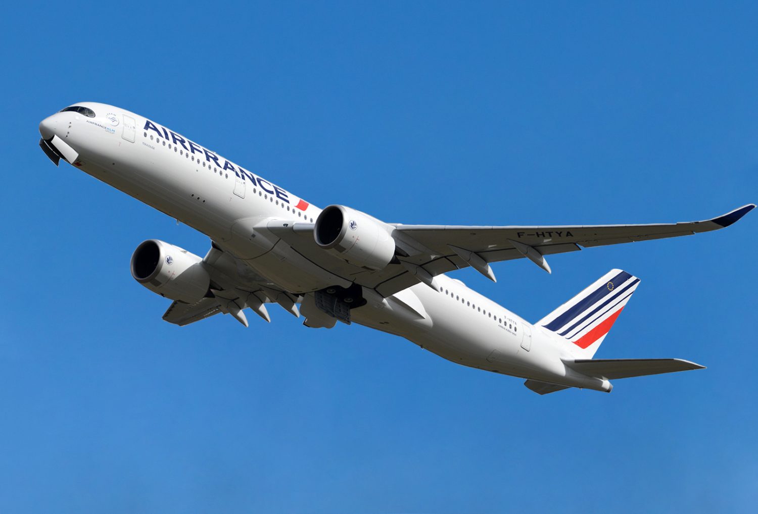 Air France A350 kort na takeoff weer aan de grond
