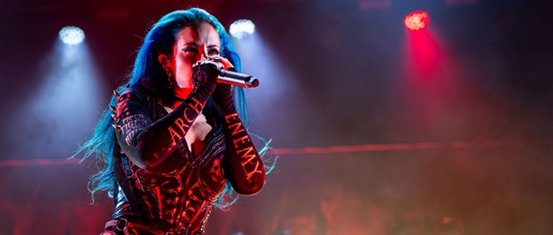 Arch Enemy sluit een avond vol bijzondere bands af in AFAS Live