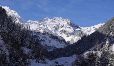 Acht skiërs overleven lawine op Stubaier Gletscher in Oostenrijk