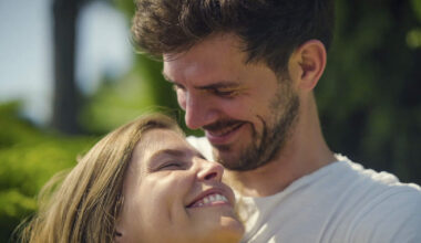 Bij één koppel in ‘Blind getrouwd’ is er “meer gebeurd dan kusjes en knuffels”: “Ik ben iemand die er geen maand mee wil wachten”