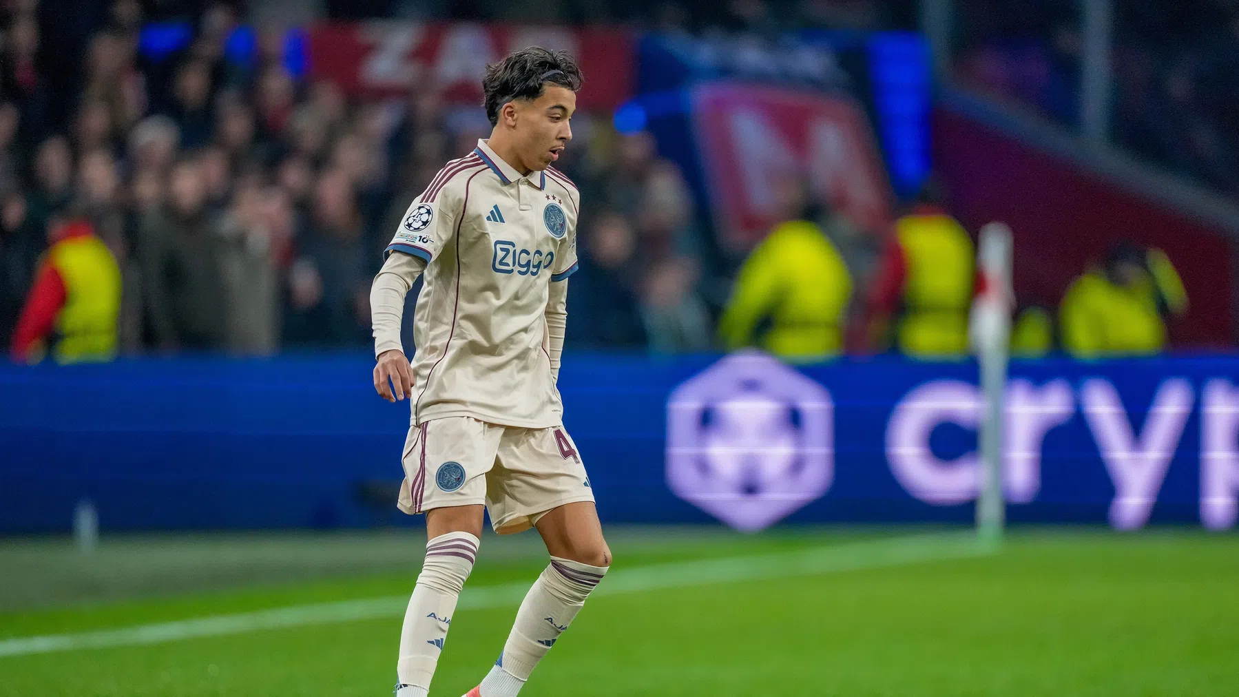 Rayane Bounida voor Ajax tegen Benfica