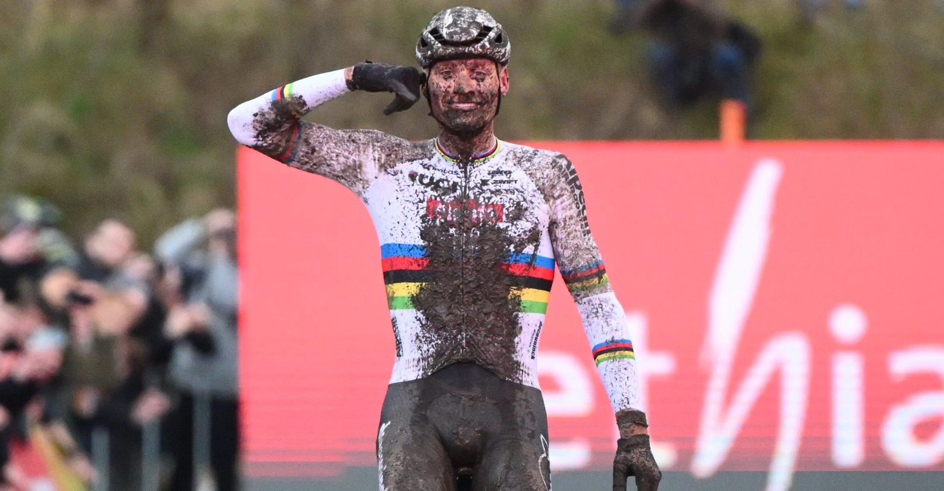 Mathieu van der Poel keert dit kerstseizoen terug in het veldrijden