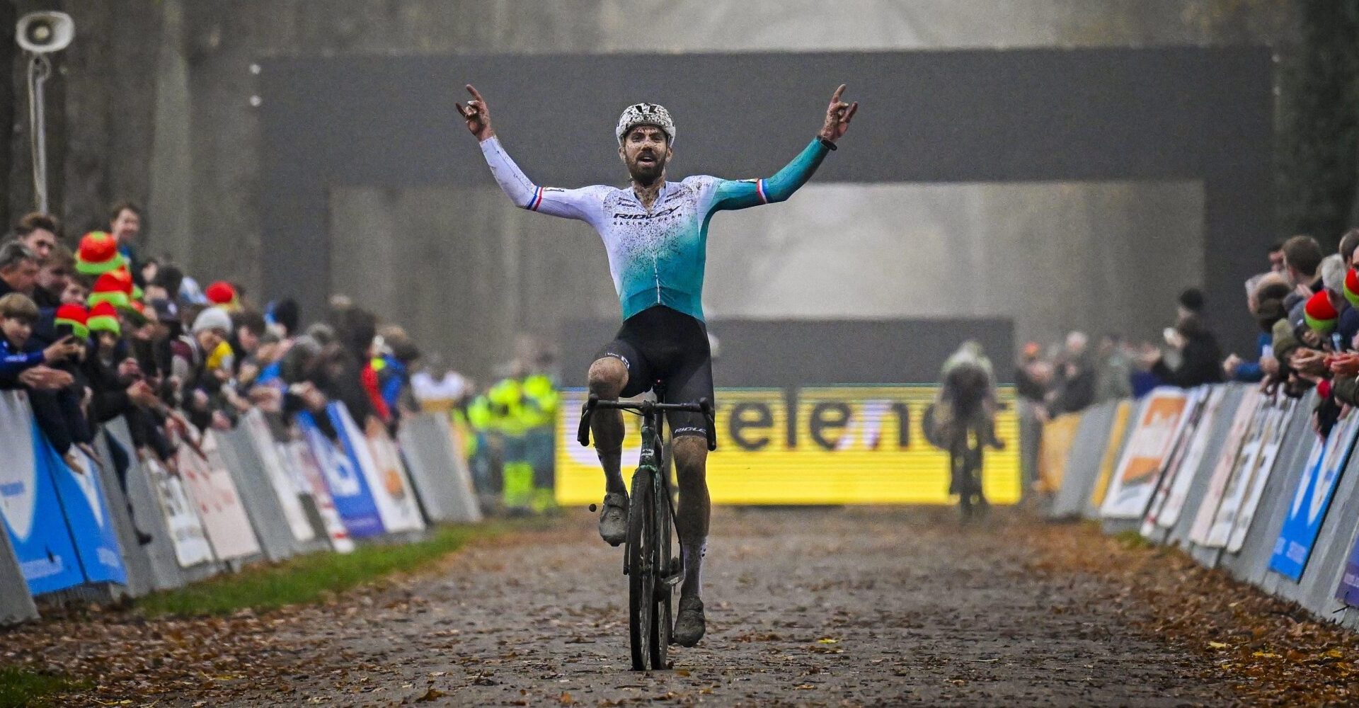 Joris Nieuwenhuis wint Superprestige Merksplas ondanks pech