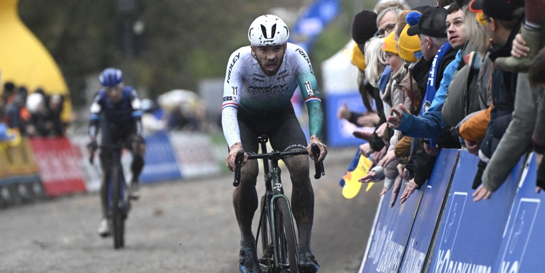 Joris Nieuwenhuis behoudt podium ondanks knieblessure in Hamme