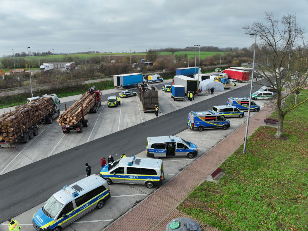 Grote controle Duitse A45: zware overtredingen bij autotransport, houttransport en containervervoer