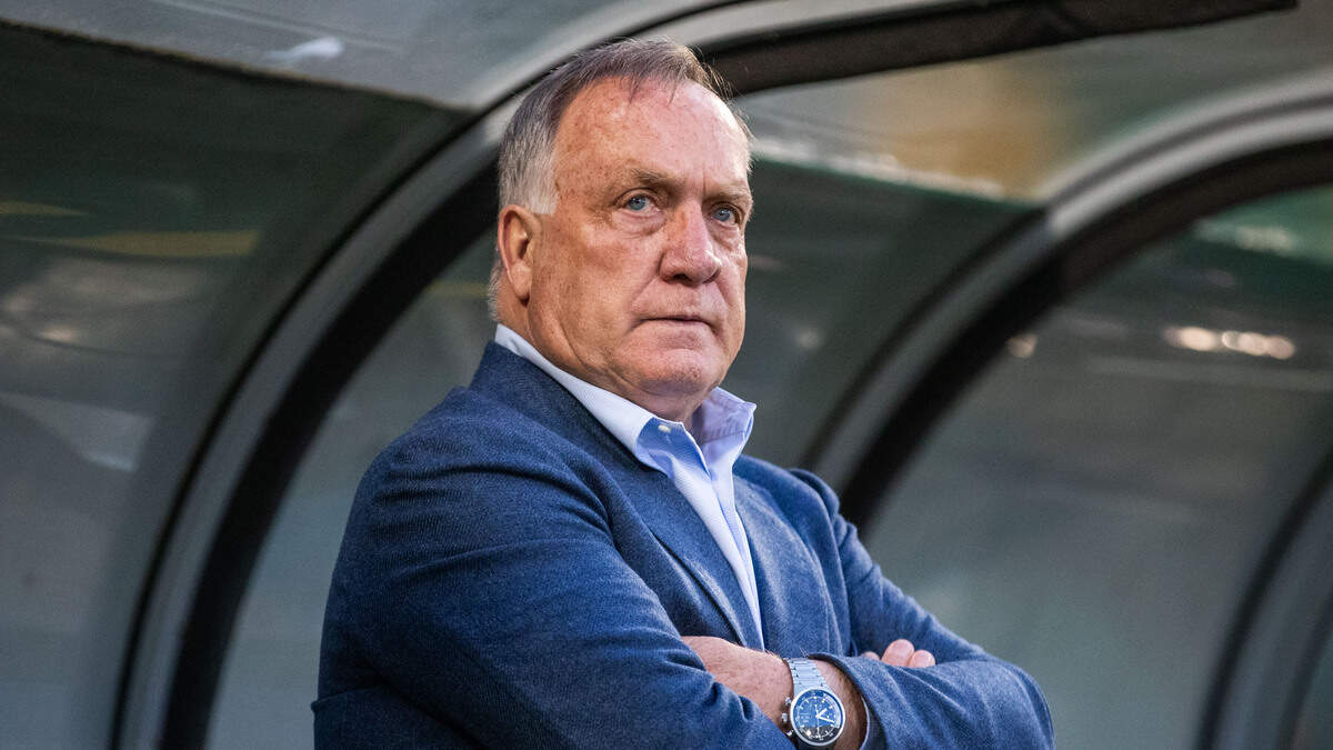 Dick Advocaat mist de cruciale wedstrijd van Curaçao tegen Jamaica.