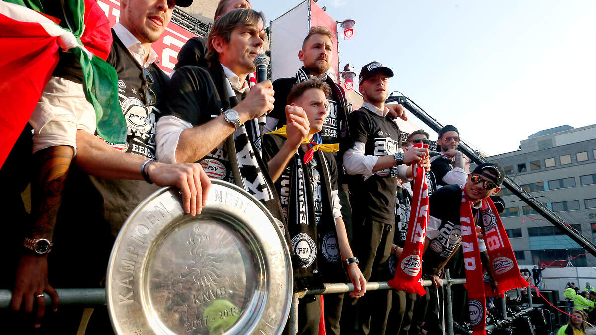 Phillip Cocu speecht tijdens de huldiging van PSV na het behalen van de landstitel in 2018.