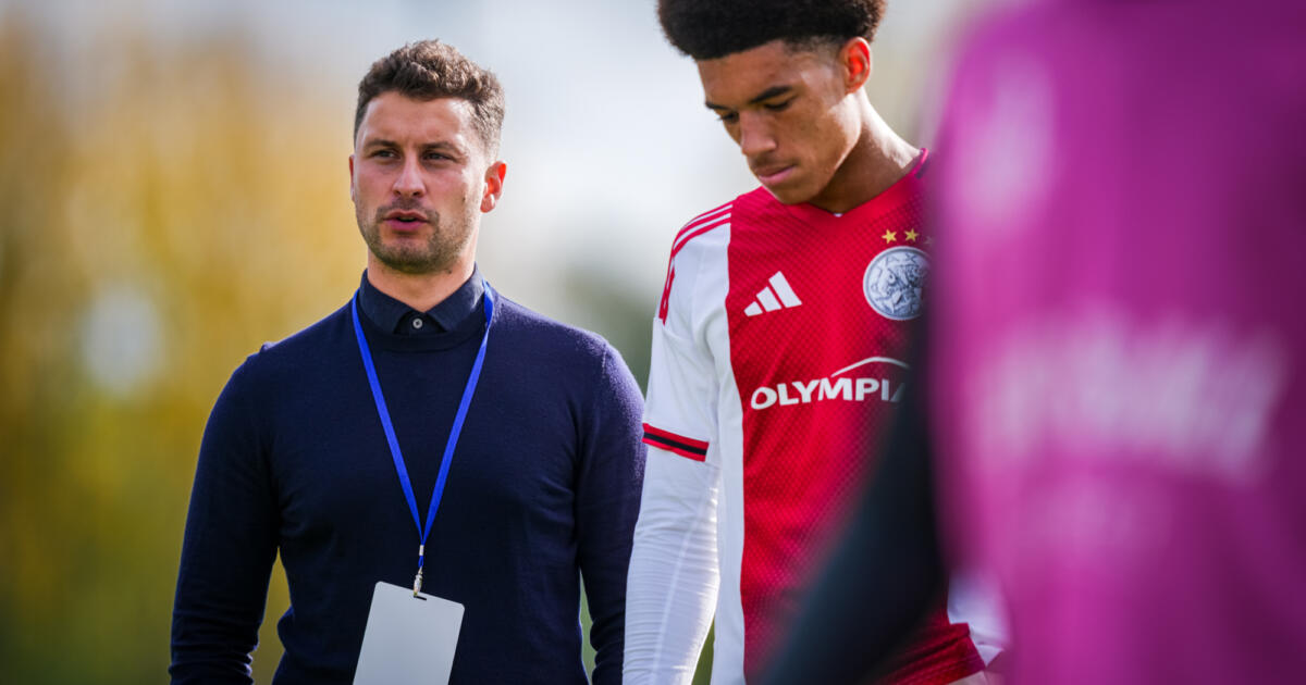 'Ajax-nieuweling maakt zeer positieve indruk op spelersgroep'
