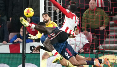 'Ajax loopt miljoenen mis; Sunderland op zoek naar nieuwe…