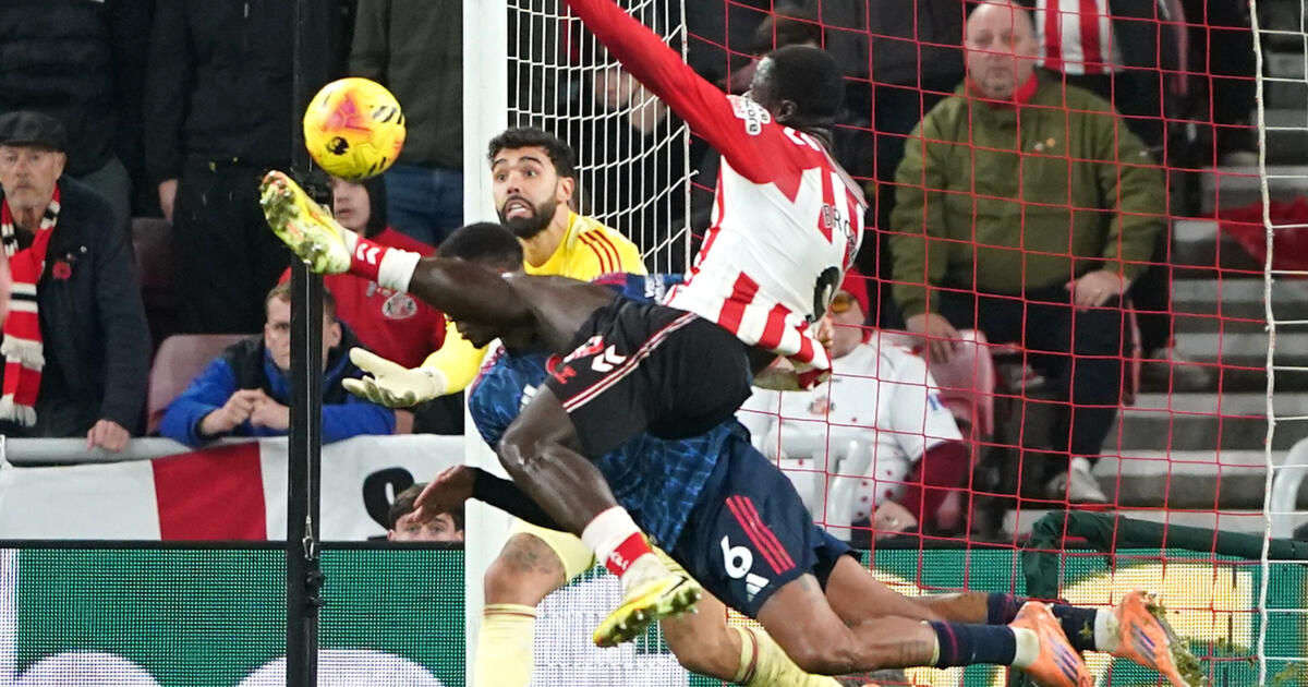 'Ajax loopt miljoenen mis; Sunderland op zoek naar nieuwe…