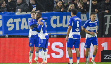 Vreugde bij PEC Zwolle na de openingstreffer van Thijs Oosting.