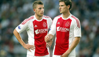 Toby Alderweireld in zijn Ajax-tijd met zijn collega Jan Vertonghen.