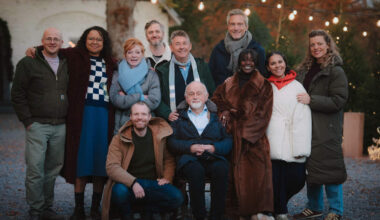 Sven de Leijer weet voor eindejaarsprogramma ‘Vrede op aarde’ eindelijk jurylid te strikken dat al elk jaar gevraagd werd