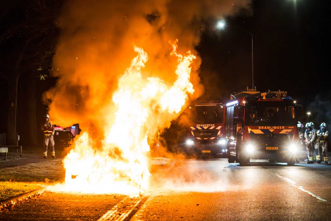 Opnieuw auto compleet verwoest door vlammenzee in Assen