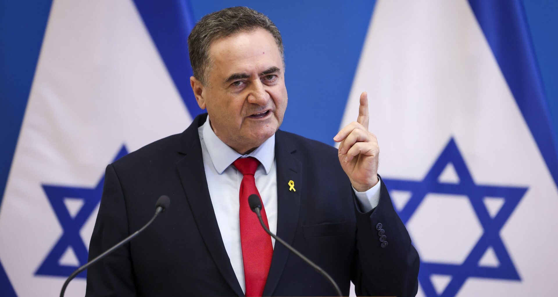 De Israëlische minister van Defensie, Israël Katz, dreigt met meer en intensere aanvallen op het zuiden van Libanon.