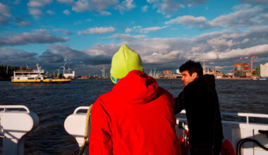 STRAATFOTOGRAAF. “Als je wil zien, voelen en ruiken wat Antwerpen rijk heeft gemaakt, kan je maar één ding doen: het Sint-Annaveer pakken”