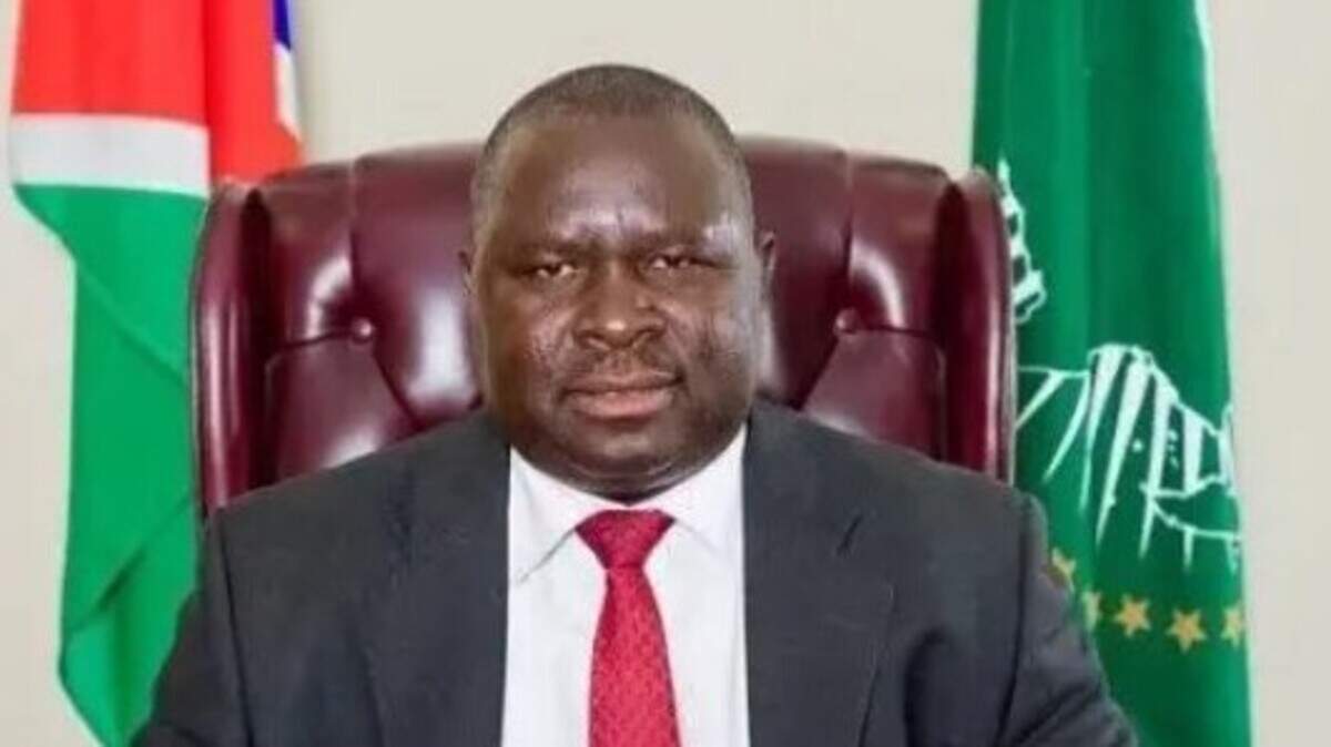 De Namibische politicus Adolf Hitler Uunona (59) heeft besloten zijn tweede naam te laten verwijderen.