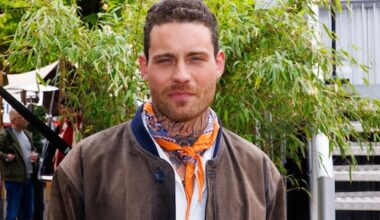 Douwe Bob raakt snor kwijt tijdens scheerbeurt: 'Ik schoot uit'