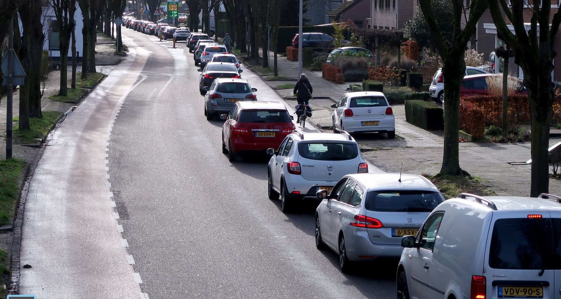 Drukte op binnenwegen Weert door dubbele afsluiting A2