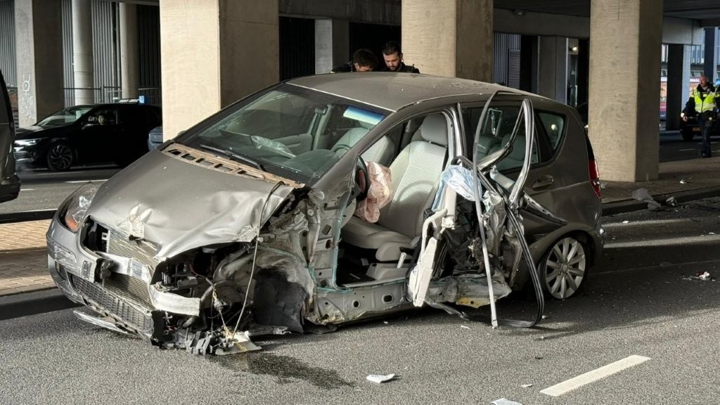Ernstig ongeluk op Provincialeweg in Zaandam (update)