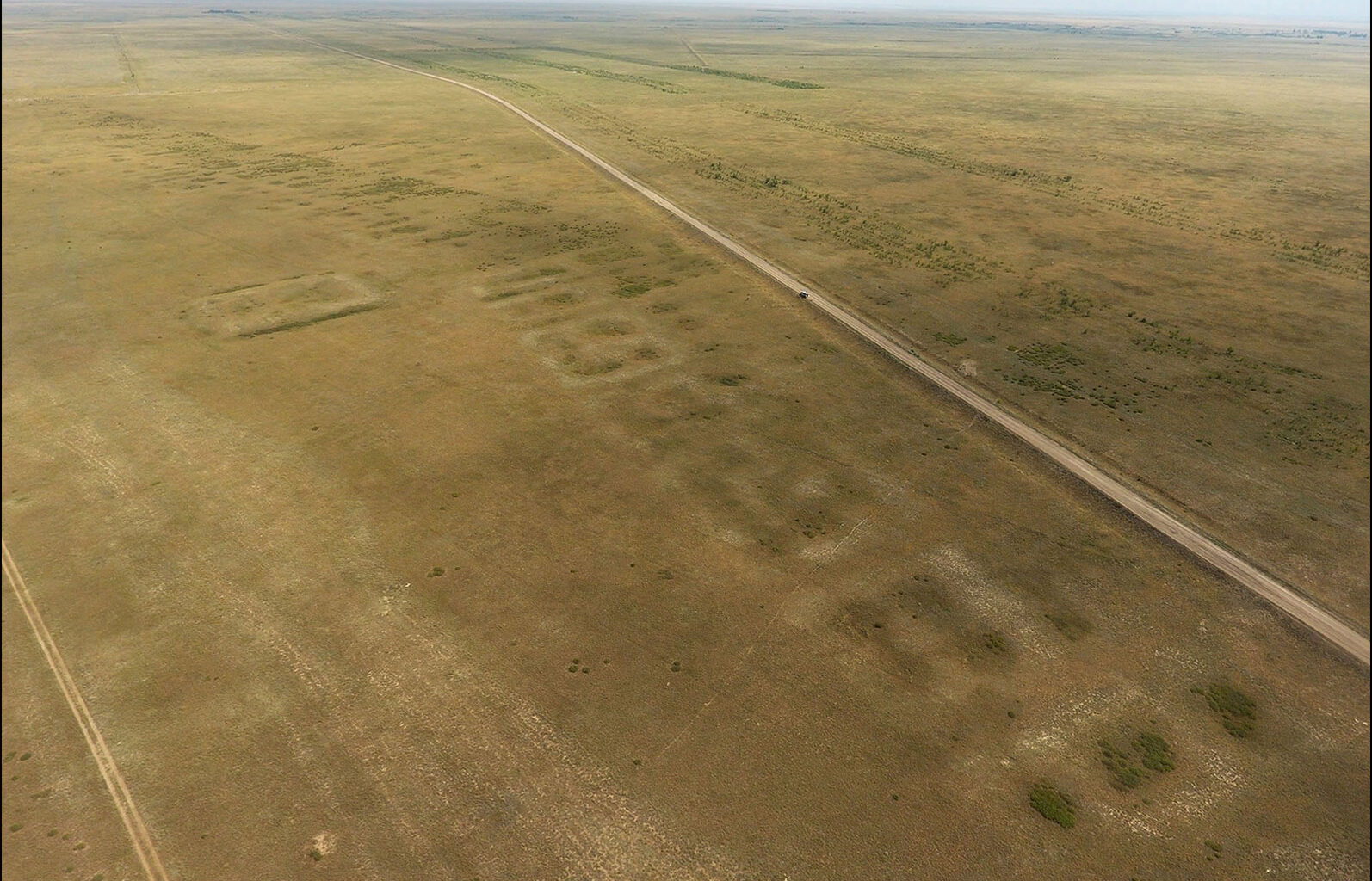 Stad van de Zeven Ravijnen rijst op uit Kazachse steppe