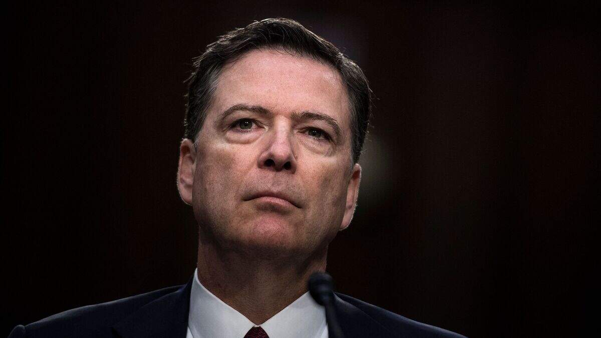 In de VS heeft een rechter de aanklachten tegen voormalig FBI-directeur James Comey vernietigd. 