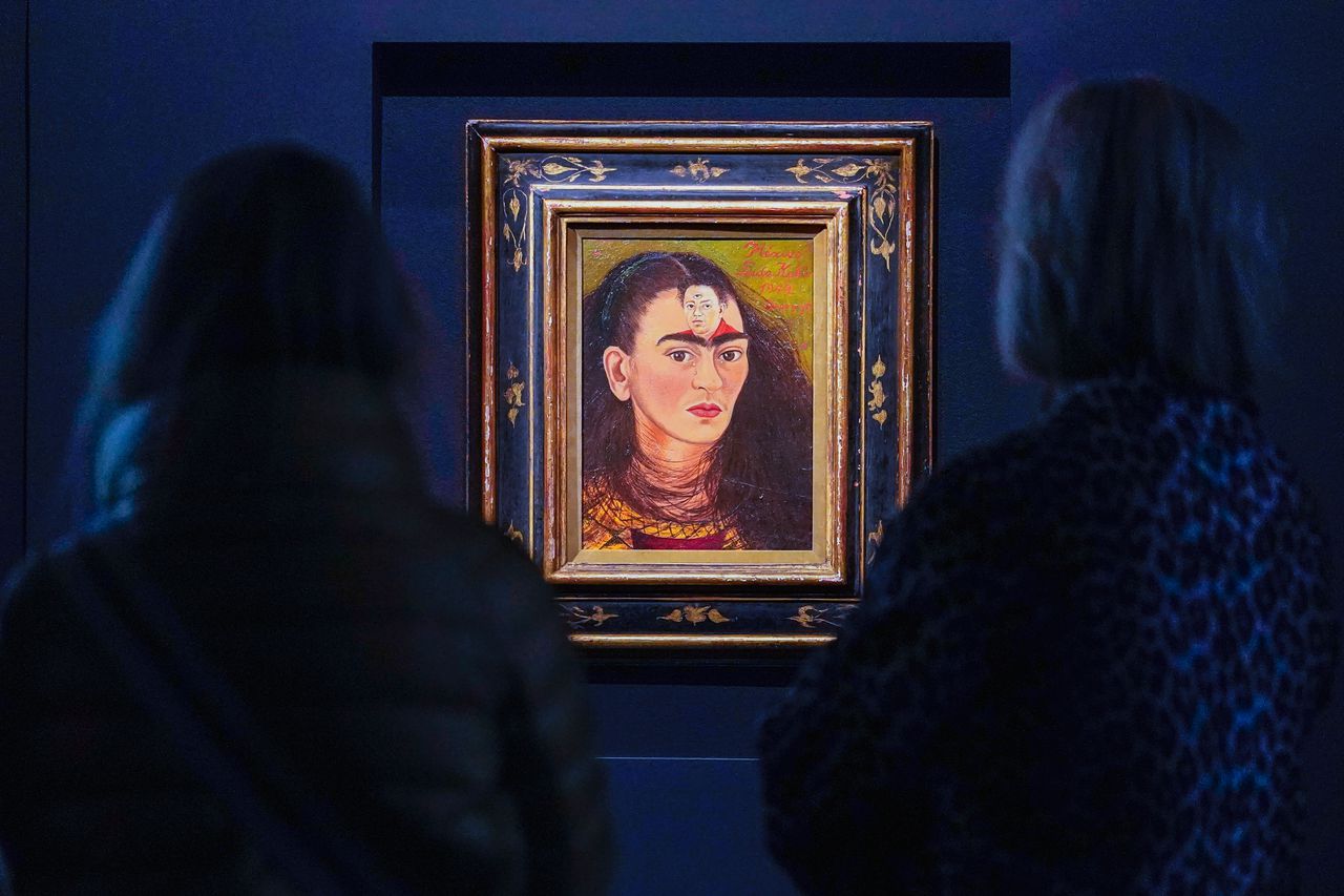 Frida Kahlo’s schilderij ‘Diego y yo’, waarop haar echtgenoot Diego Rivera uit haar hoofd lijkt te groeien.