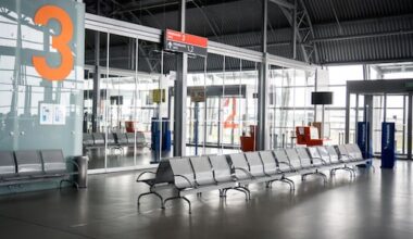 Doden door bombardementen in grensgebied Oekraïne, Polen sluit vliegvelden