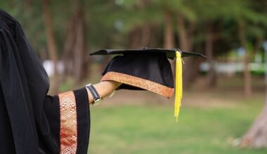 Universiteit Twente schaft cum laude af: 'Vrouwen worden structureel benadeeld'