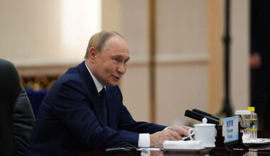 11-jarig meisje confronteert Poetin publiekelijk over gewonde oom