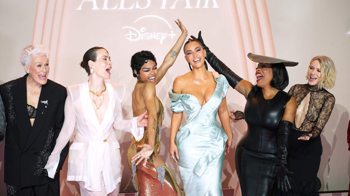 Kijkers en internationale pers laten geen spaander heel van nieuwe serie met topcast: “Dit is compleet onbekijkbaar”