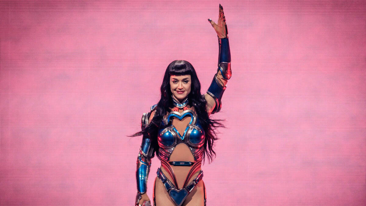 Katy Perry wint procedureslag en Aster Nzeyimana blijkt één persoon