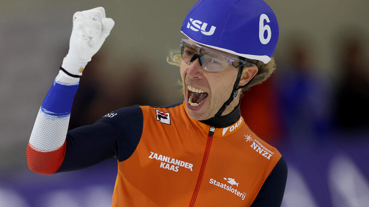 Jorrit Bergsma schreeuwt het uit na zijn zege.