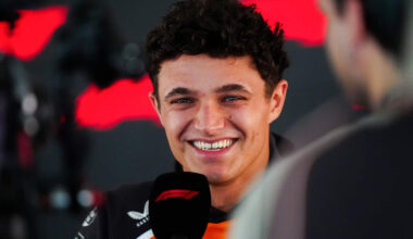 Lando Norris maakt in aanloop naar de Grand Prix van Qatar een ontspannen indruk, ondanks de diskwalificatie in Las Vegas.